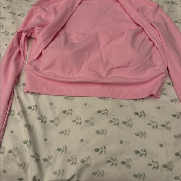 Sold. long sleeve sports top from halara. - Picture 3 of 4